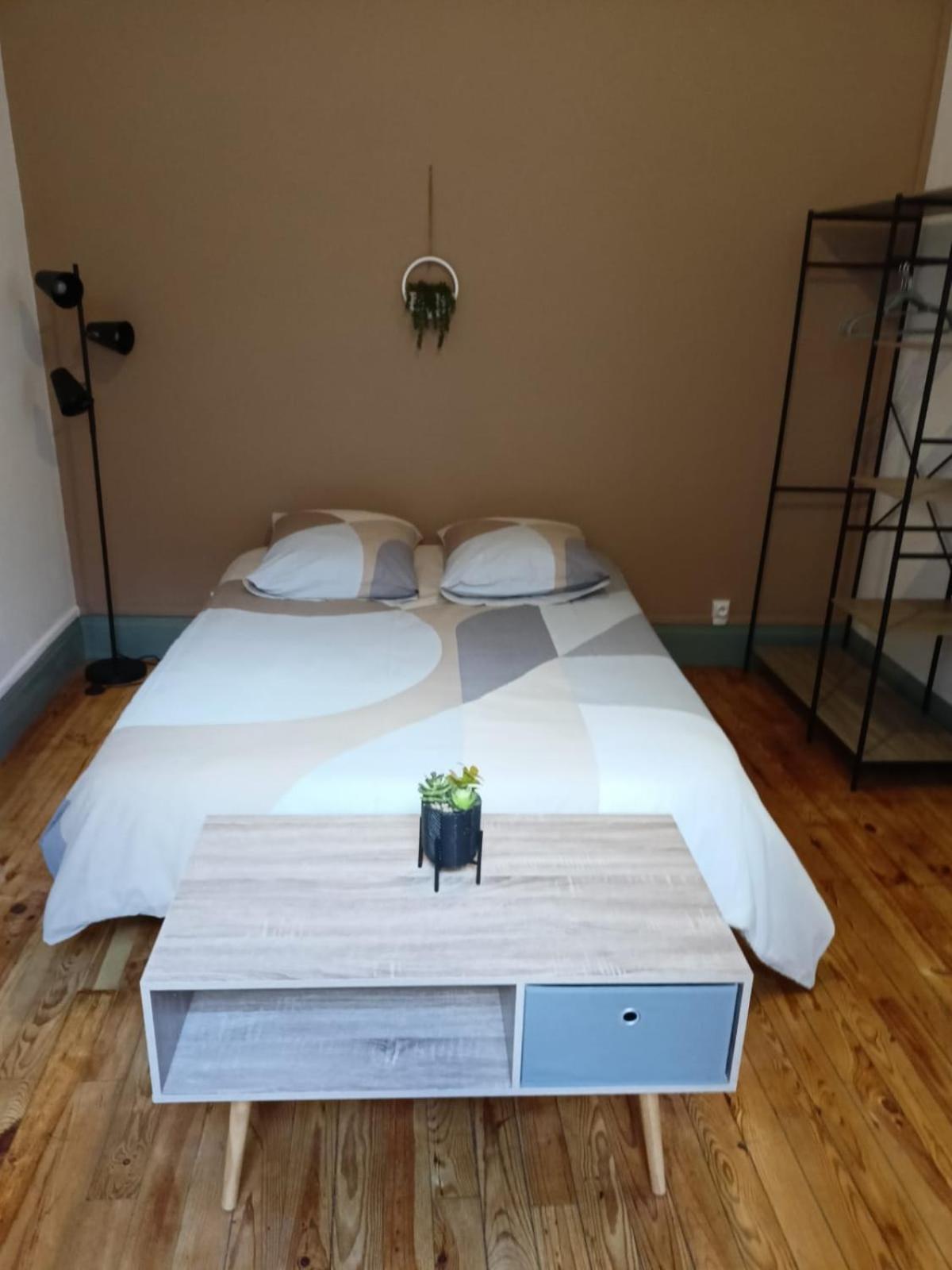 Appartement La Terrasse Zen Dacher - Superbe 30 M2 Equipe Avec Terrasse Coeur Proche Gare Thermes Cures Vichy